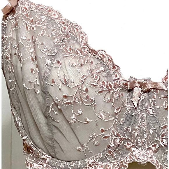 Felina Lingerie bra 38C. Gray semi-transparent with pink embroidery. Underwire - Picture 2 of 9